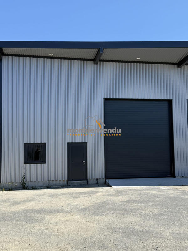Entrepôt - 222 m²