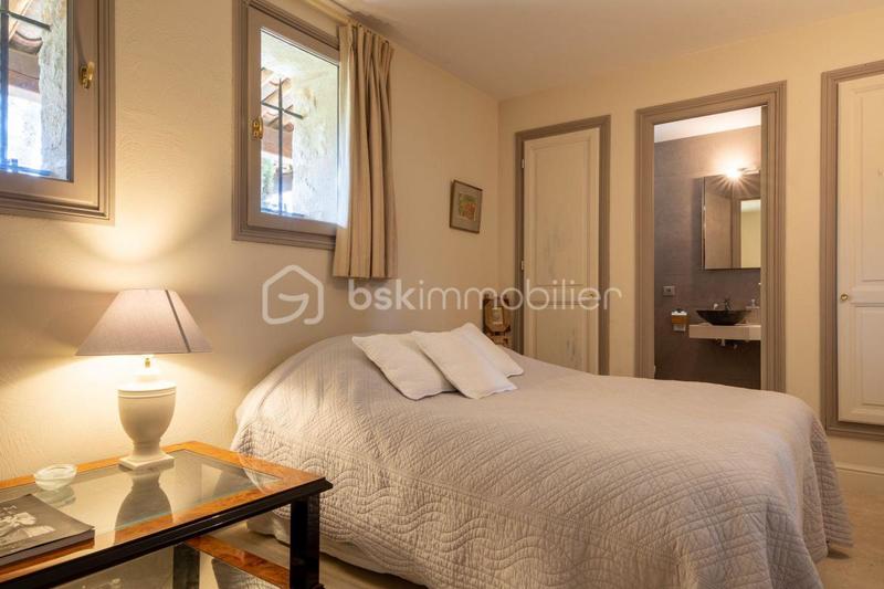 Propriété - 490 m² - 10 pièces