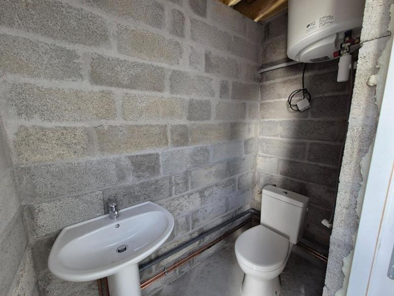 Parking / Garage - 195 m²