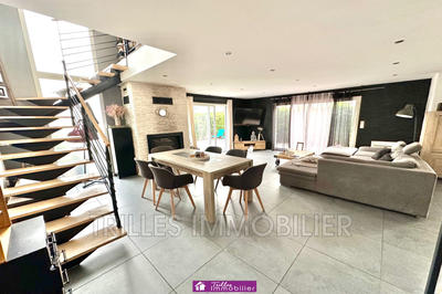 Maison - 115 m² - 4 pièces