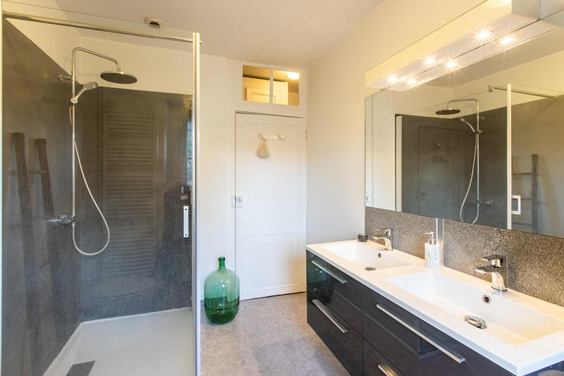 Immeuble - 96 m² - 12 pièces