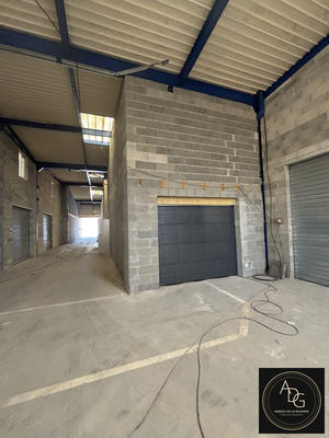 Local d'activités - 85 m² - 1 pièce