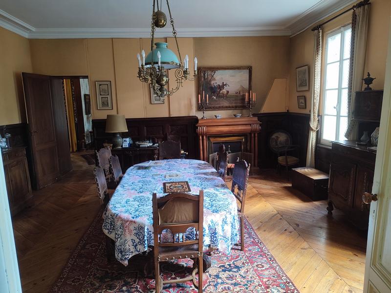 Maison ancienne - 378 m² - 11 pièces