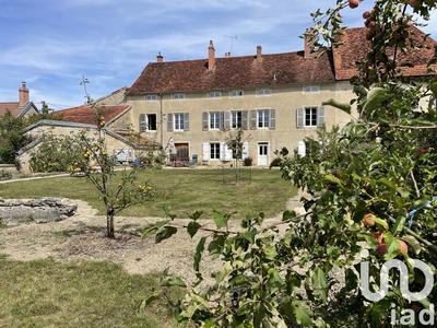 Maison - 270 m² - 10 pièces