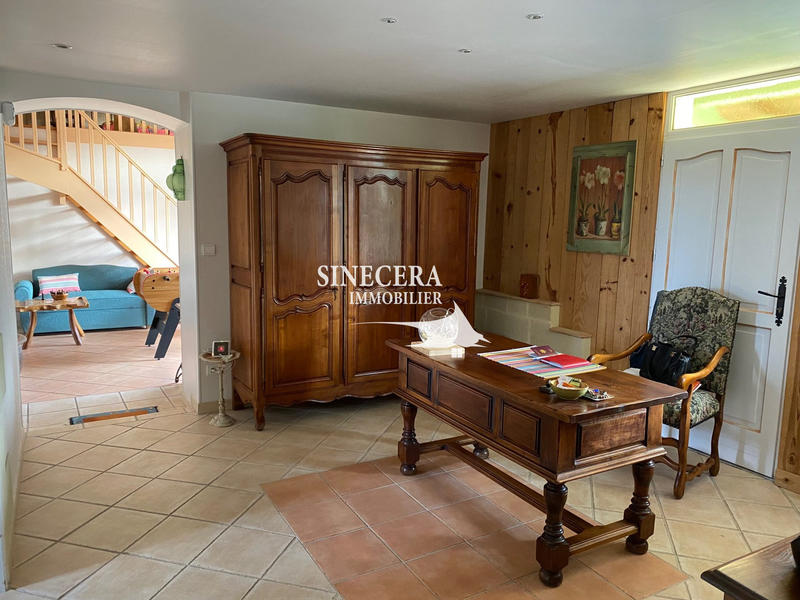 Maison - 227 m² - 9 pièces