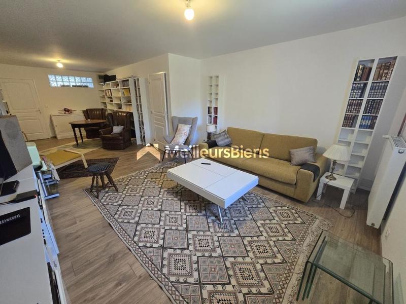 Propriété - 285 m² - 10 pièces