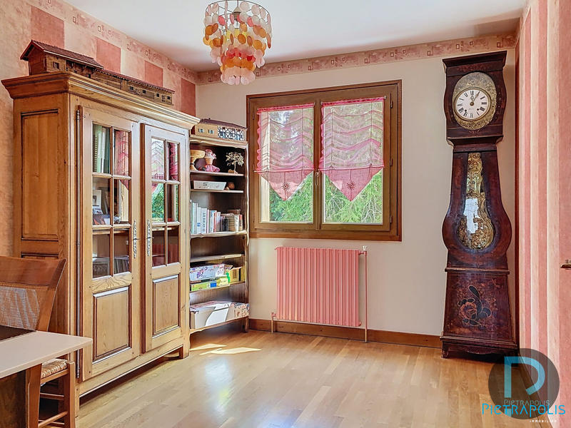 Maison - 202 m² - 6 pièces