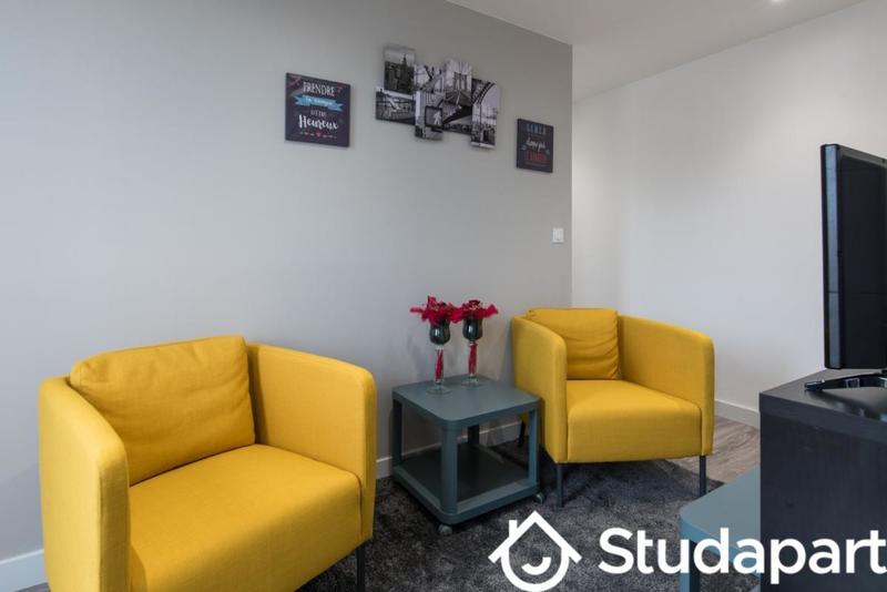 Chambre - 12 m² - 1 pièce