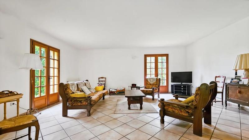 Maison - 168 m² - 8 pièces