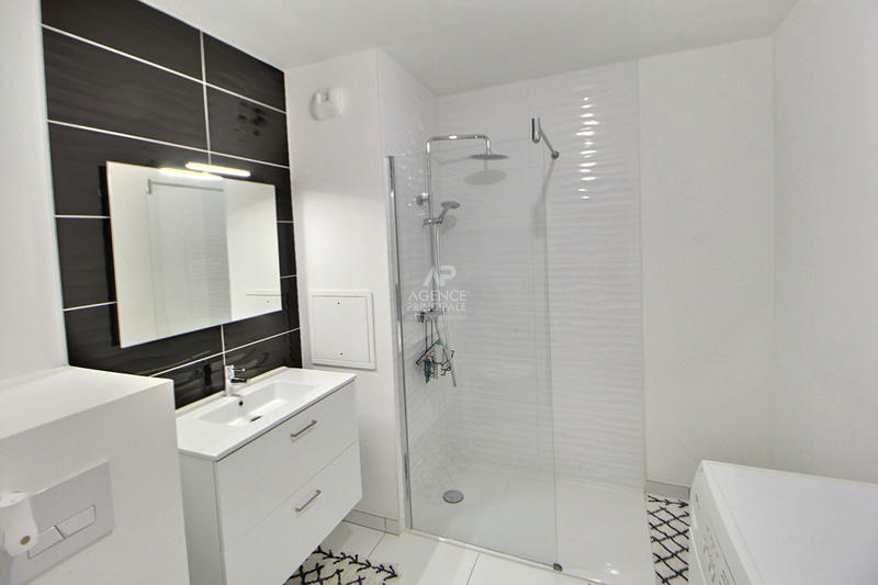 Appartement - 90 m² - 4 pièces