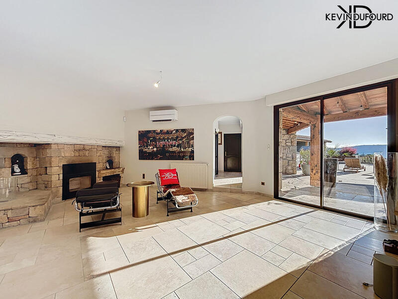 Maison - 432 m² - 14 pièces