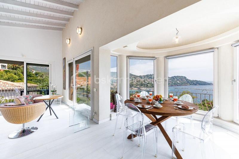 Villa - 219 m² - 5 pièces