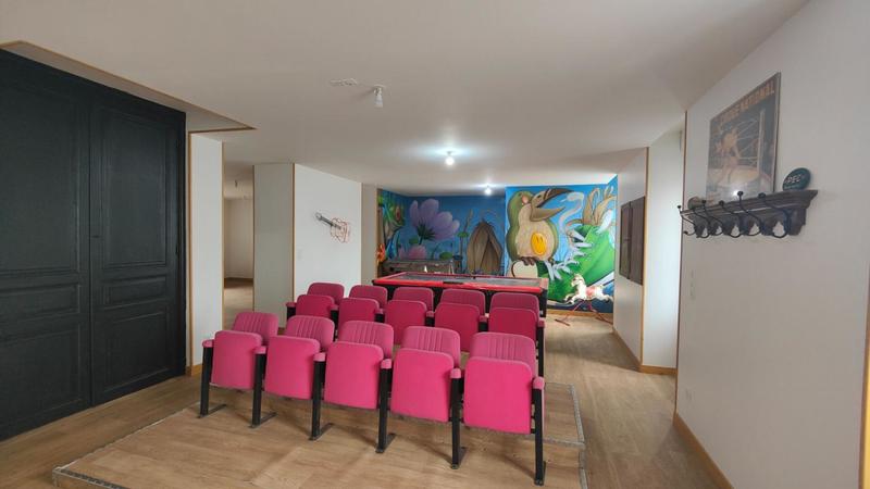 Maison - 361 m² - 8 pièces