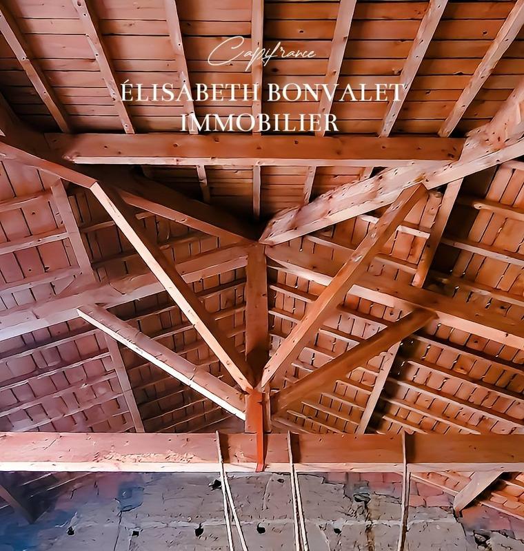 Corps de ferme - 560 m² - 4 pièces