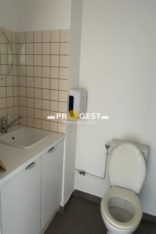 Local commercial - 44 m² - 2 pièces