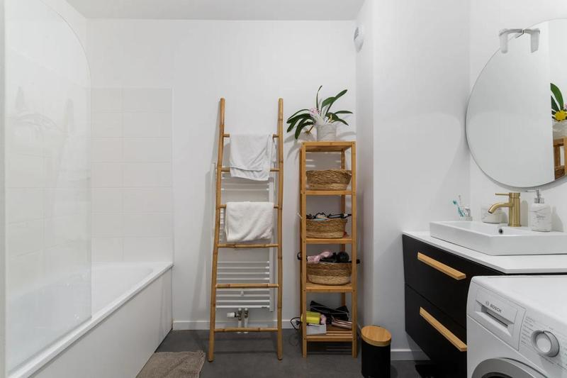 Appartement - 93 m² - 4 pièces