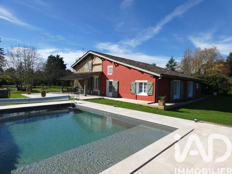 Maison - 259 m² - 9 pièces