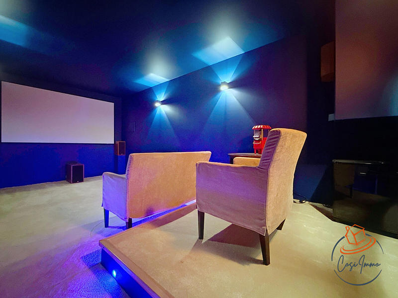 Maison - 200 m² - 7 pièces