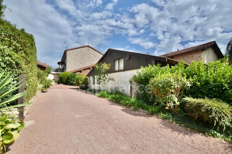 Maison en pierre - 545 m² - 21 pièces