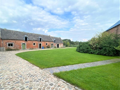 Propriété - 340 m² - 9 pièces