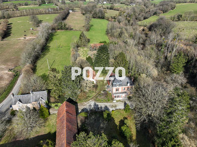 Maison - 231 m² - 10 pièces