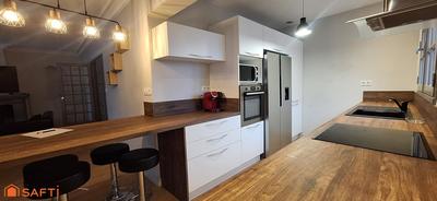 Maison - 262 m² - 11 pièces