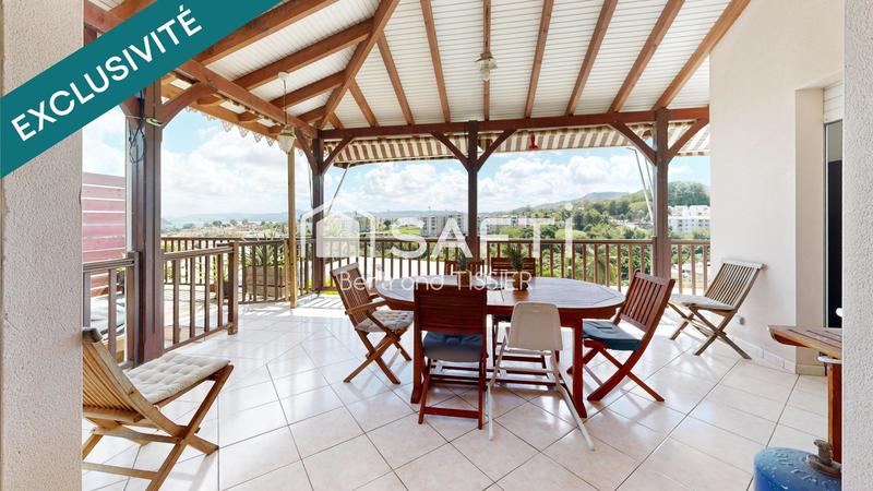 Villa - 210 m² - 9 pièces