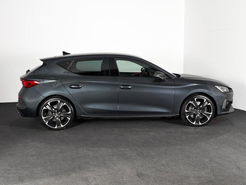 Cupra Leon Vz 245ch Dsg E-Hybride Rechargeable Ja19p Baquets Chauff Cockpit Carplay Regul Acc Camera