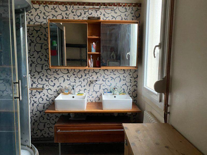 Maison - 247 m² - 7 pièces