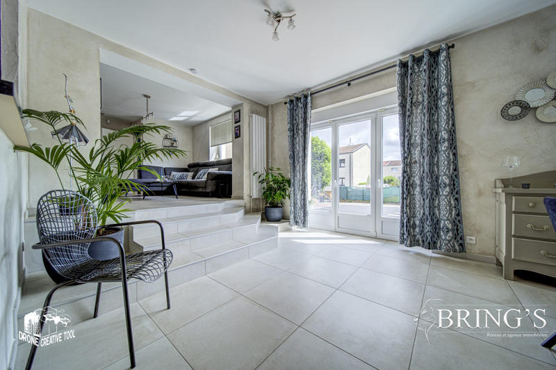 Maison - 221 m² - 7 pièces