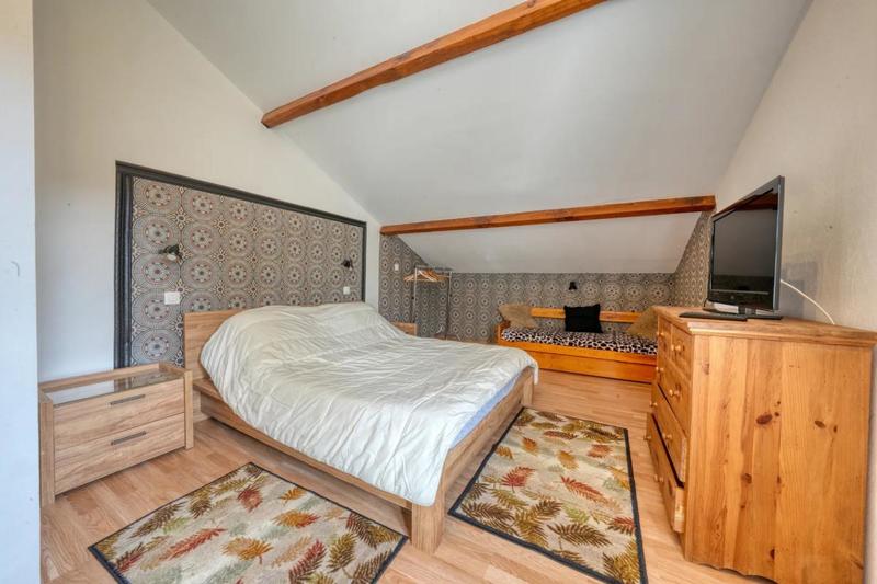 Maison - 330 m² - 12 pièces