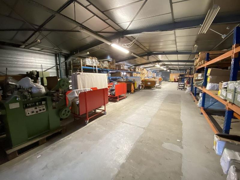 Local commercial - 430 m² - 2 pièces