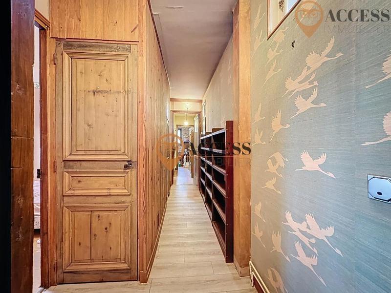 Propriété - 196 m² - 9 pièces