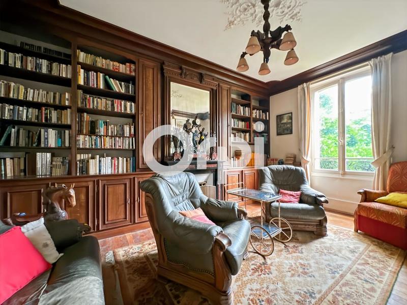 Maison - 314 m² - 10 pièces