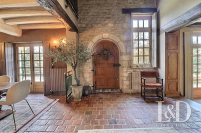 Maison - 303 m² - 10 pièces