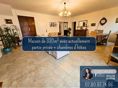 Maison - 470 m² - 18 pièces