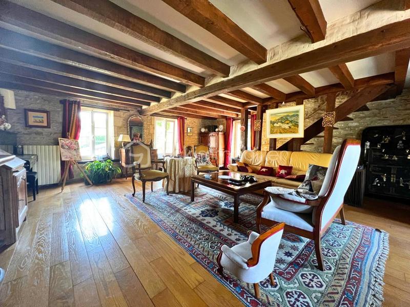 Propriété - 261 m² - 11 pièces