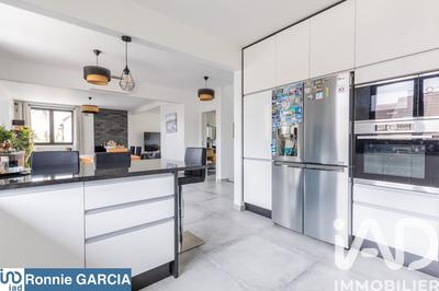 Maison - 185 m² - 6 pièces