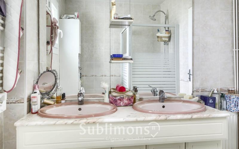 Maison traditionnelle - 96 m² - 6 pièces