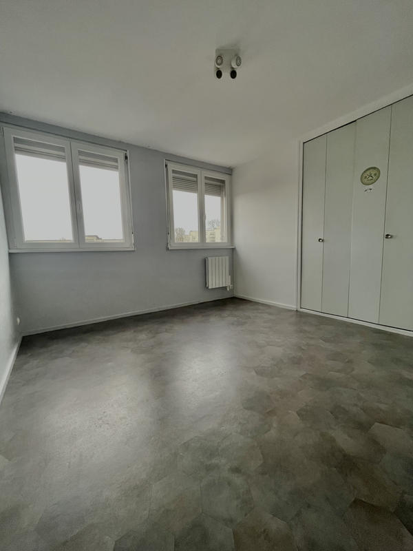 Appartement - 104 m² - 6 pièces