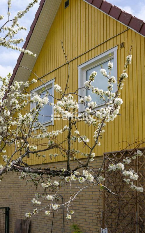 Maison - 232 m² - 8 pièces