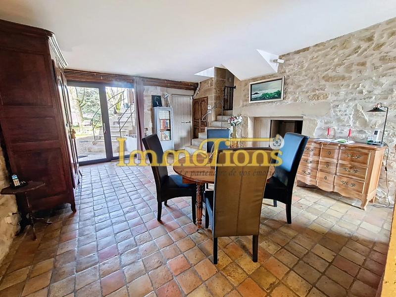 Propriété - 268 m² - 7 pièces