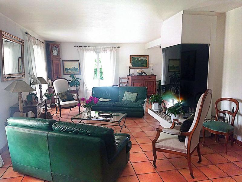 Villa - 227 m² - 8 pièces