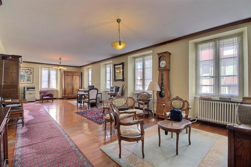 Maison - 313 m² - 10 pièces