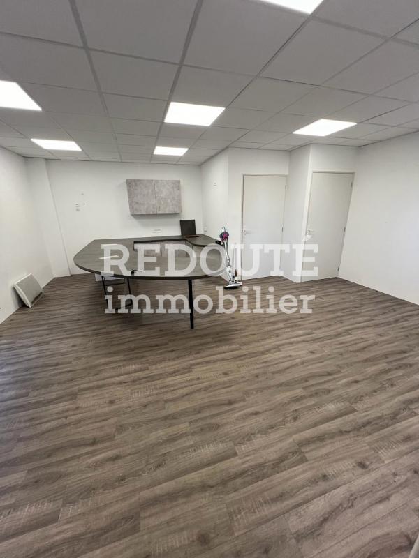 Entrepôt - 260 m² - 2 pièces