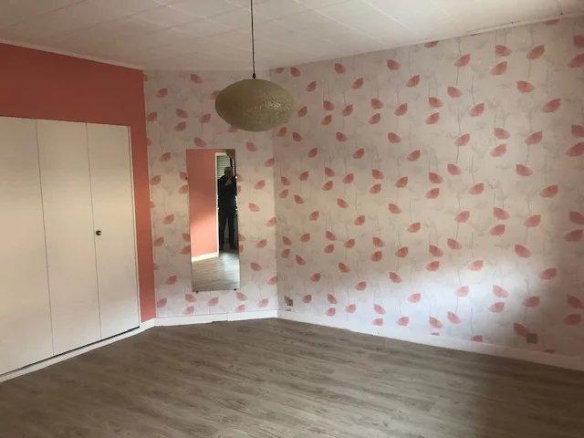 Maison - 220 m² - 12 pièces