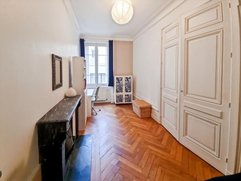 Appartement - 147 m² - 6 pièces