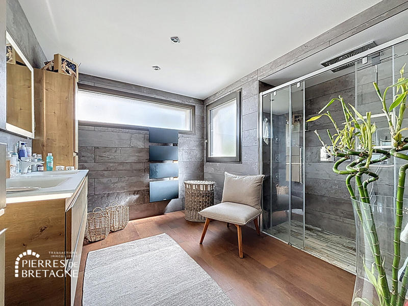 Villa - 221 m² - 8 pièces