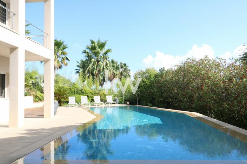 Villa - 360 m² - 7 pièces