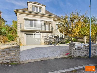 Maison - 160 m² - 8 pièces